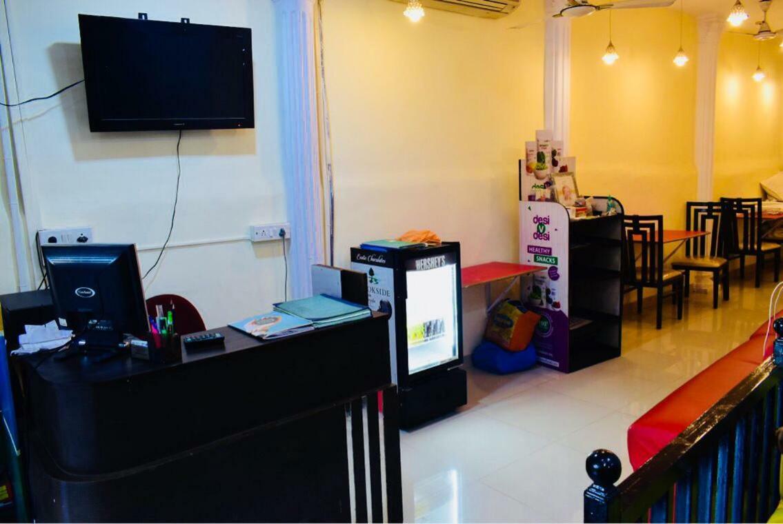 Town Hostel Mumbai - Ac Dormitory Eksteriør bilde